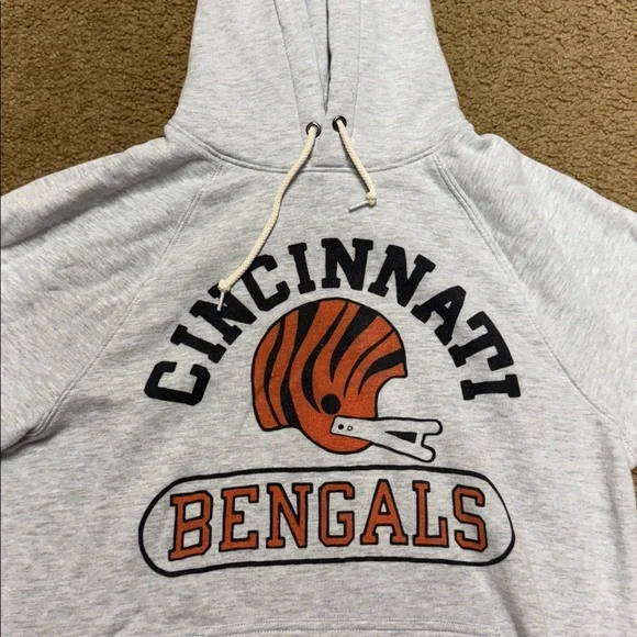 Homage women Cincinnati Bengals hoodie. Small - Picture 2 of 5